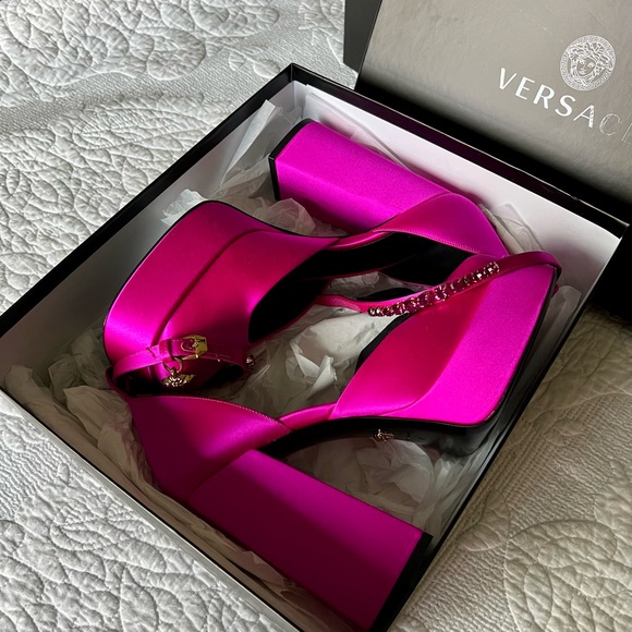 Limited Edition Heels - Picture 2 of 2